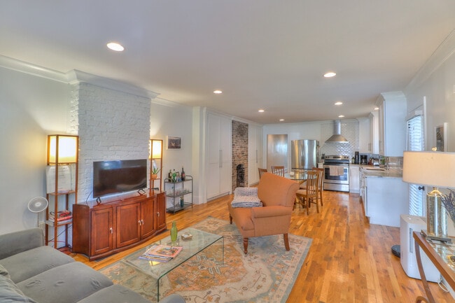 Foto del edificio - 1316 Pennock Ave