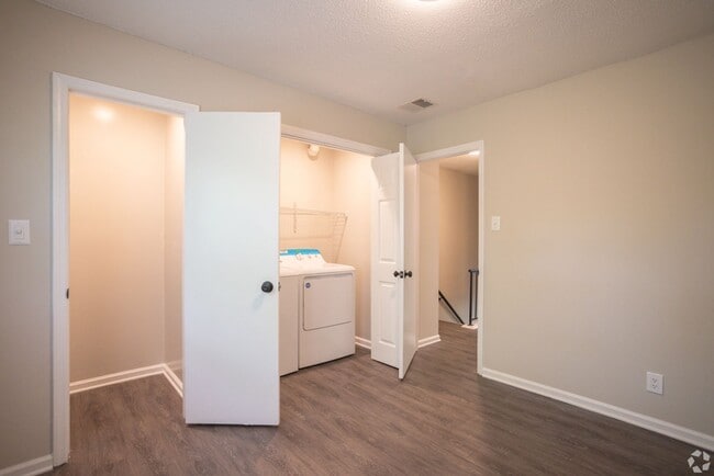 Building Photo - Chesney Woods Apartments