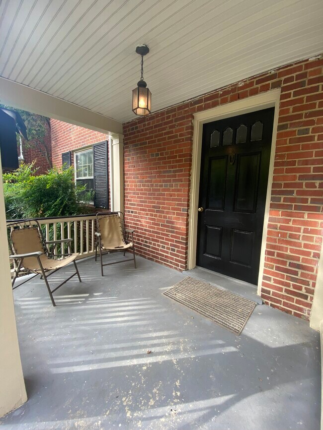 front patio - 3206 W Franklin St