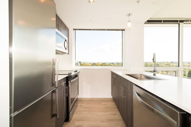 Building Photo - Santa Fe - 1002