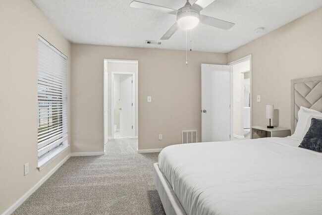 Foto del edificio - 3368 Fairway Oaks Dr
