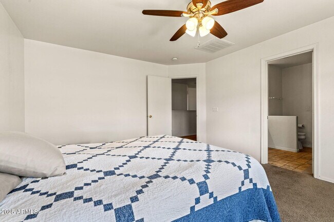 Foto del edificio - 7042 W Mercer Ln