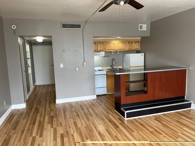 Foto del edificio - 311 W Ashley St