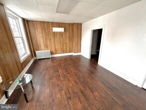 Building Photo - 136 S 5th St