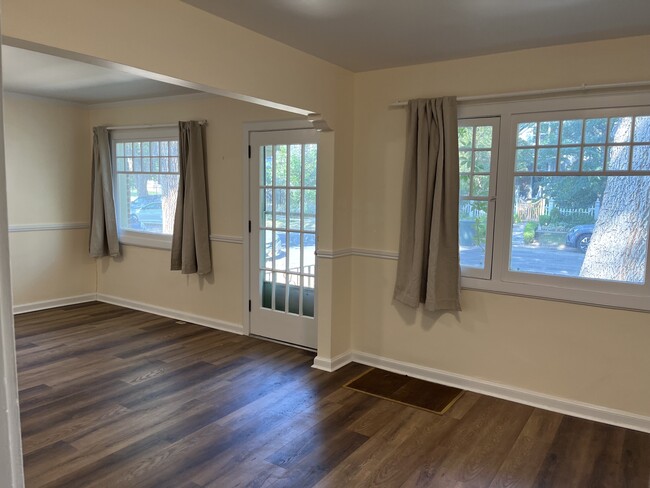 spacious front rooms - 914 S 800 E