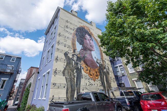 Foto del edificio - 309 E 13th St