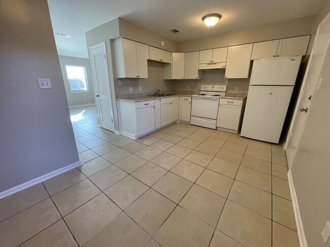 Foto del edificio - Great Townhouse 2 Bedroom 1.5 Bath in Fort Walton Beach!