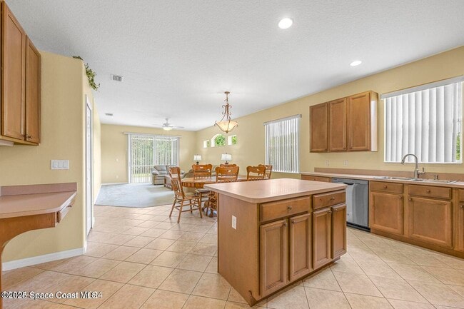 Building Photo - 4720 Portage Trail
