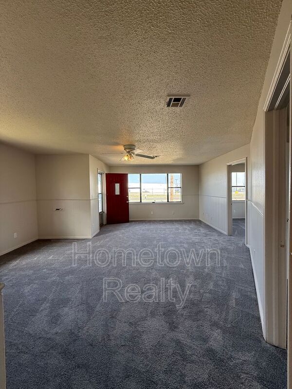 Building Photo - 5 W Farrall St