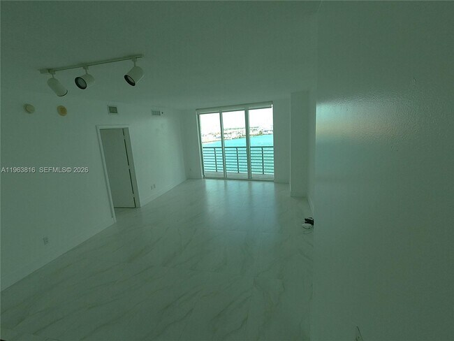 Building Photo - 335 S Biscayne Blvd