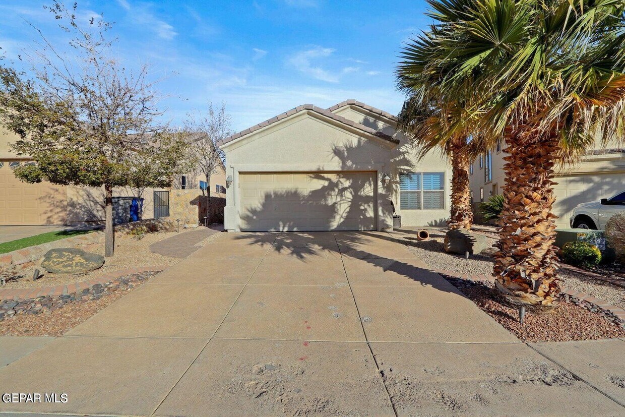 Foto principal - 12168 Sitting Bull Dr