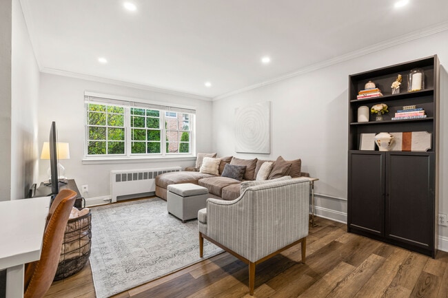 Building Photo - 181 Purchase St