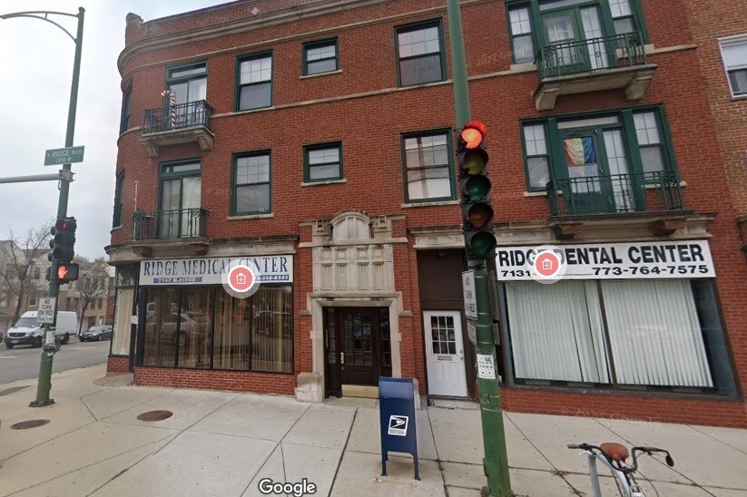 Primary Photo - 7133 N Ridge Ave