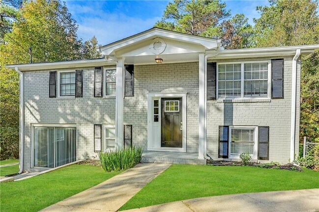 Building Photo - 6106 Shadow Glen Ct SW