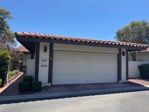 Building Photo - 2117 Plaza Del Padre