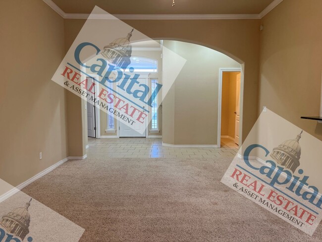 Building Photo - Beautiful 4 bedroom