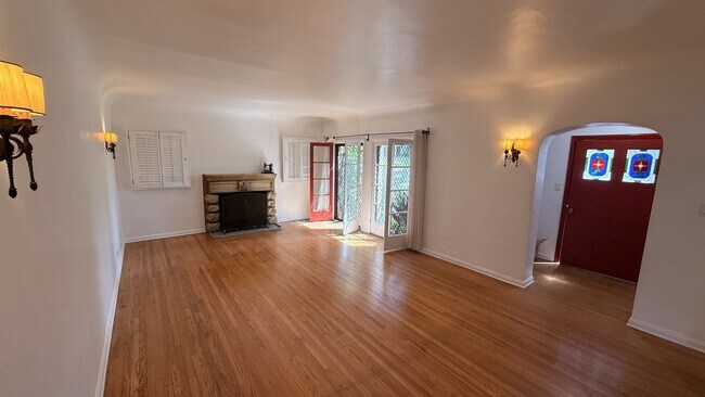 Foto del edificio - 1611 Idlewood Rd