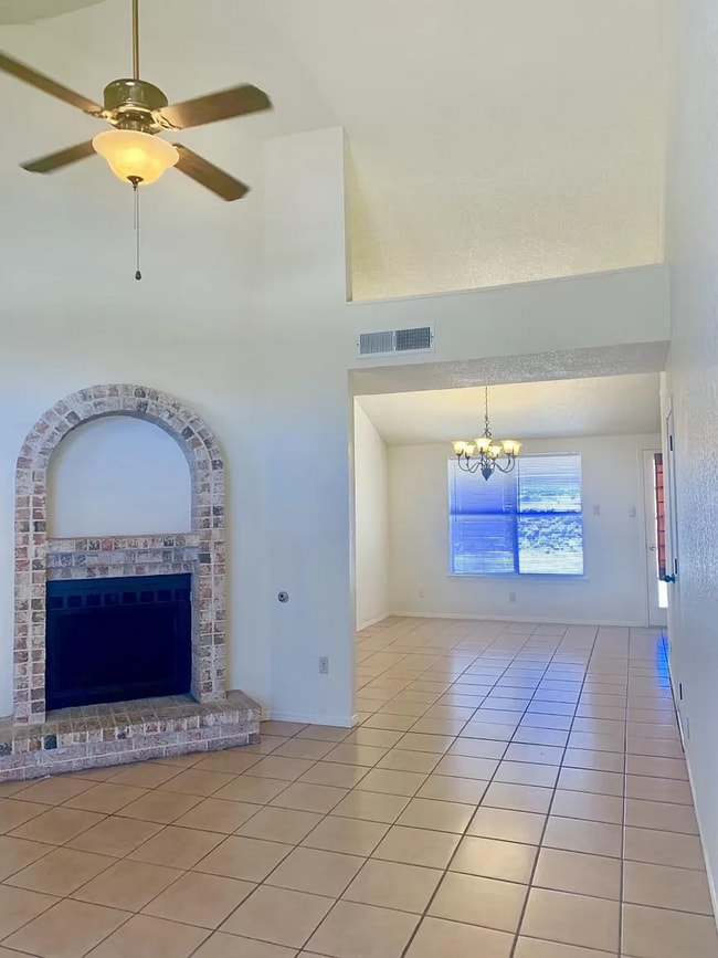 Building Photo - 10673 Onyxstone St