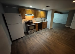 Building Photo - 172-174 W Main St