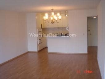 Building Photo - 423 S Rexford Dr