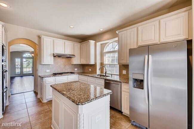 Foto del edificio - 5 br, 3.5 bath House - 5433 Deer Island Dr...