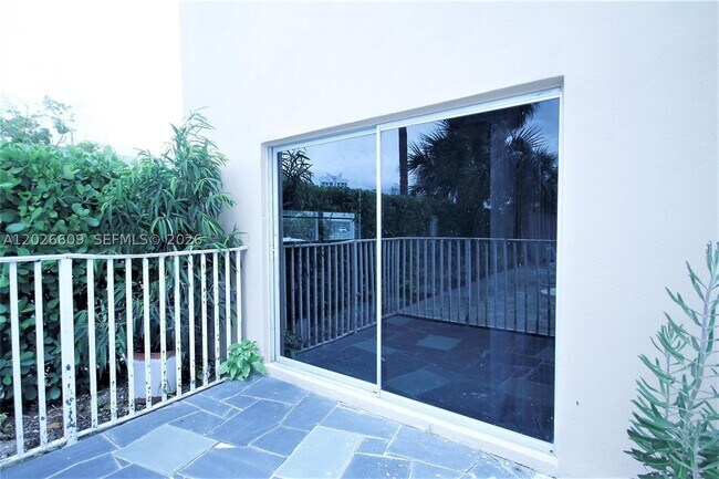 Foto del edificio - 1455 N Treasure Dr