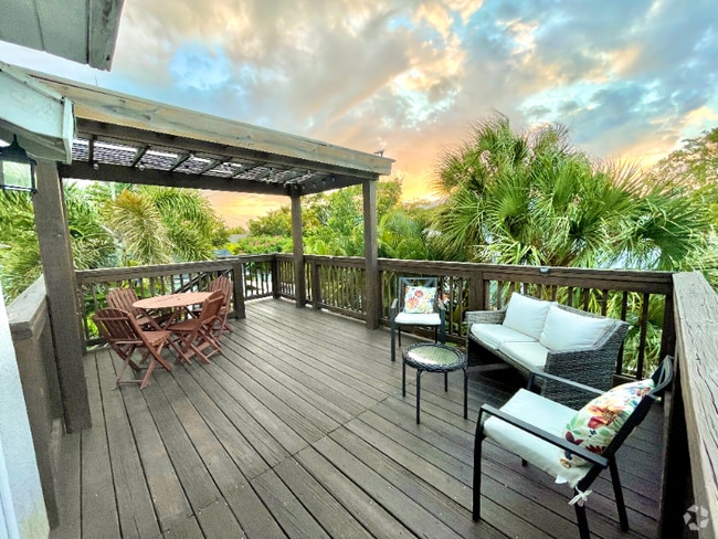 Building Photo - 7700 Boca Ciega Dr