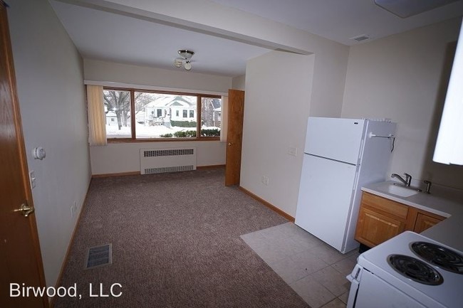 Building Photo - 125 9th St