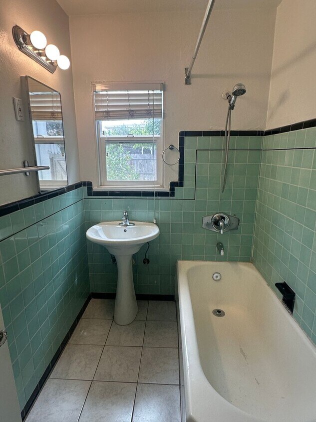 Foto principal - Kansas Street Duplex
