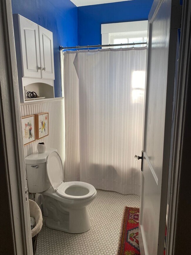 Foto del edificio - 3 BED | 2 BATH | GATED BACKYARD | ARDSLEY PARK