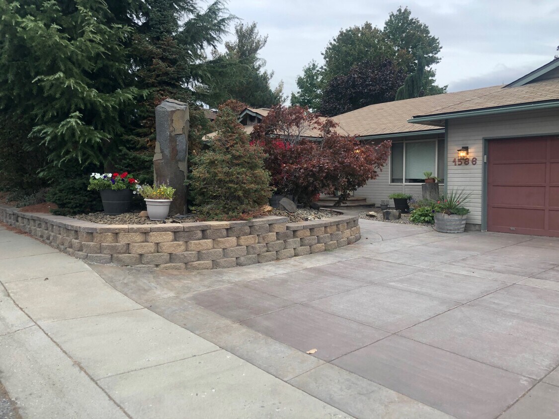 1586 3rd St SE, East Wenatchee, WA 98802 House Rental in East