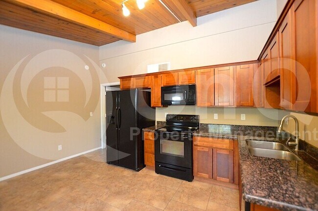 Foto del edificio - 7218 E Belleview St