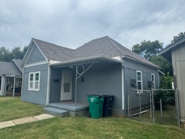 Building Photo - 2 Bedroom House Near Downtown OKC