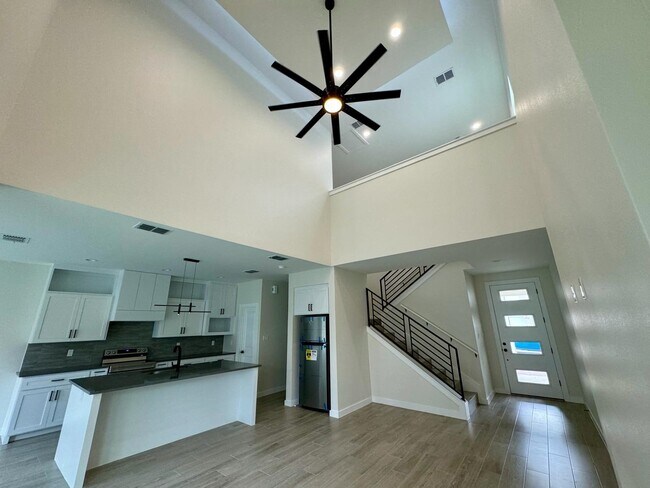 Building Photo - 7511 Cresta Bella Rd