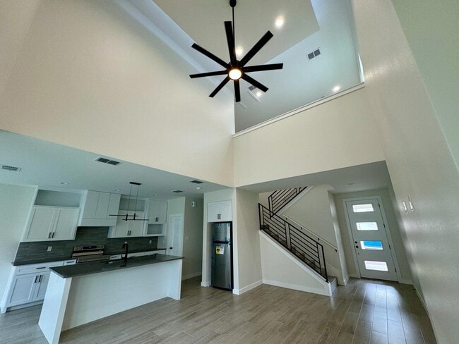 Building Photo - 7511 Cresta Bella St