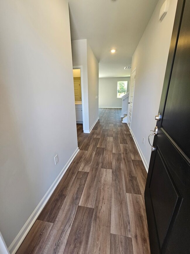 Building Photo - Waterway Commons - 4 Bedroom / Single Car ...