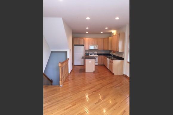 Photo - 2 bedroom in Chicago IL 60657 Apartment