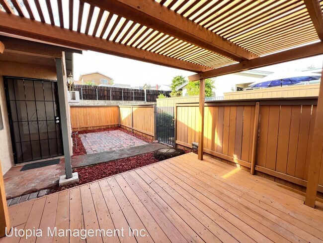 Foto del edificio - 2 br, 1 bath House - 10210 Michala Pl.