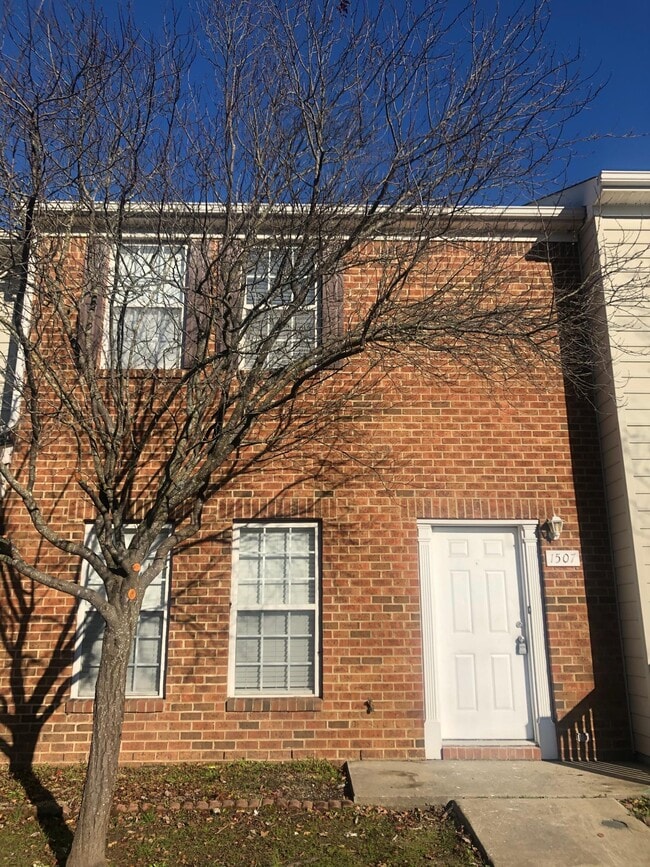 Building Photo - 1507 Creek Ct