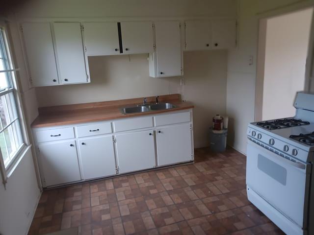 Building Photo - 1440 Sharondale St