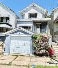 Building Photo - 738 10th St