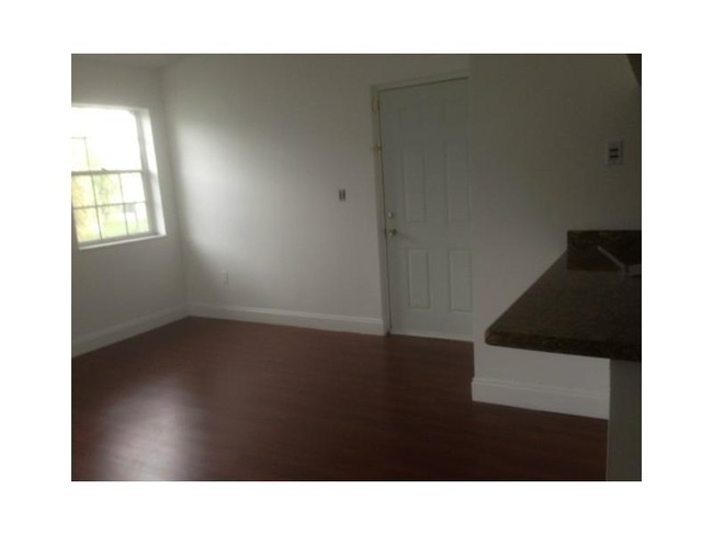 Building Photo - 17500 NW 67th Ct