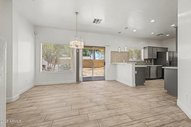 Foto del edificio - 16834 N 49th Way