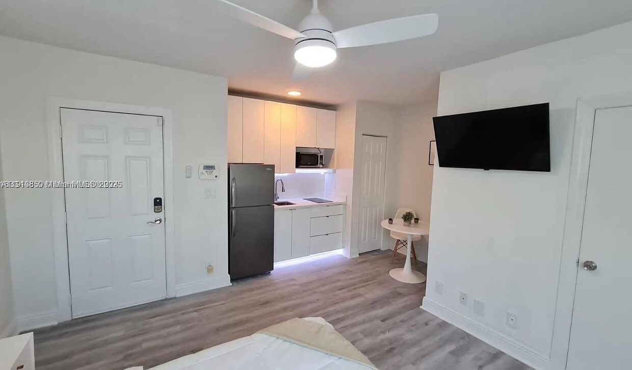 Foto principal - 7325 Carlyle Ave