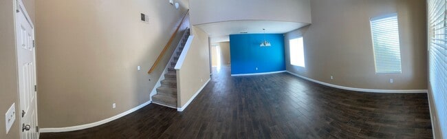 Building Photo - 5 Bedroom / 2.5 Bathroom for rent $2,995