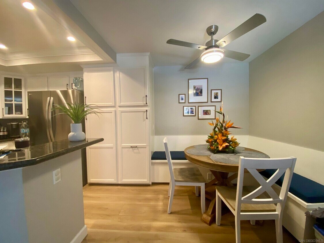 Foto principal - 12580-12580 Carmel Creek Rd