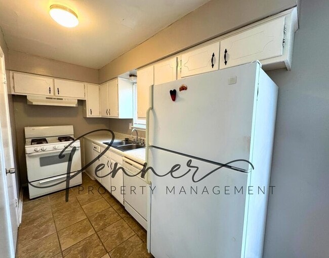 Foto del edificio - 214 N Oak Dr