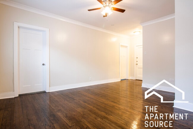 Building Photo - 732 W Roscoe St