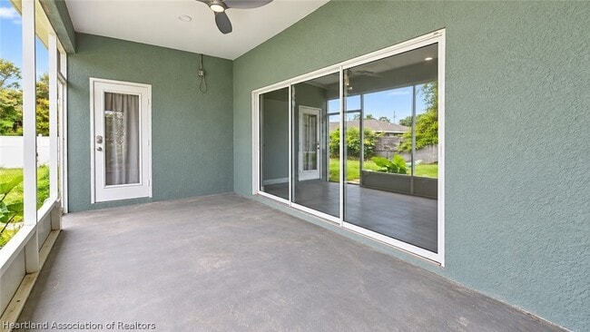 Building Photo - 261 Raven Ave