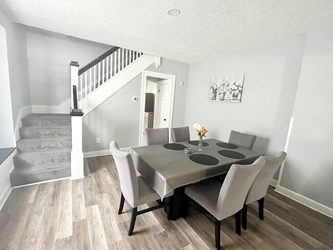 Building Photo - 645 Eastern Ave